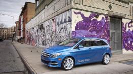Mercedes klasy B Electric Drive (2014) - lewy bok