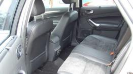 Ford Mondeo IV Kombi 2.0 TDCi 140KM - galeria redakcyjna - tylna kanapa