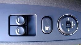 Hyundai i30 - galeria redakcyjna - sterowanie w drzwiach