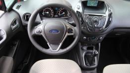 Ford Tourneo Courier - galeria redakcyjna - kokpit