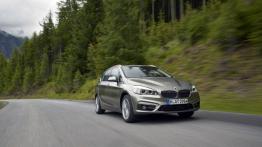 BMW 225i Active Tourer (2014) - widok z przodu