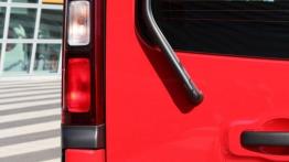 Opel Vivaro II 1.6 CDTI - galeria redakcyjna - lewy tylny reflektor - wyłączony