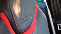 Skoda Octavia III RS i 4x4 - galeria redakcyjna - zagłówek na fotelu kierowcy, widok z przodu