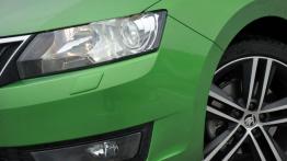 Skoda Rapid II Spaceback - galeria redakcyjna (2) - lewy przedni reflektor - włączony