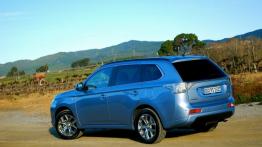 Mitsubishi Outlander III PHEV - galeria redakcyjna - widok z tyłu