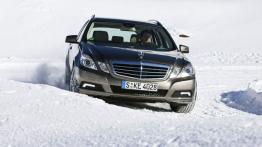 Mercedes E 350 CDI 4MATIC W212 kombi - widok z przodu