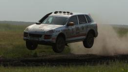 Porsche Cayenne S Transsyberia - widok z przodu