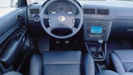 Volkswagen Golf IV - kokpit