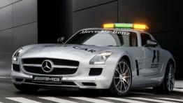 Mercedes SLS AMG Safety Car - widok z przodu