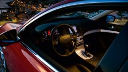 Infiniti G37 Sedan - kierownica