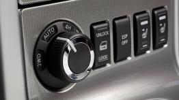 Nissan Navara Double Cab - inny element panelu przedniego