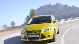 Ford Focus III 1.0 EcoBoost - widok z przodu