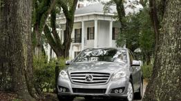 Mercedes klasy R 2011 - widok z przodu