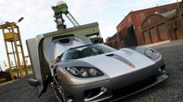 Koenigsegg CCR Edo Competition - przód - reflektory wyłączone