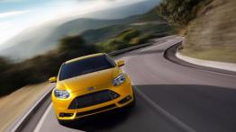 Ford Focus III ST hatchback - widok z przodu