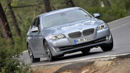 BMW serii 5 ActiveHybrid - przód - reflektory wyłączone
