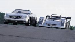 Cadillac Evoq Concept - widok z przodu