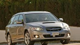 Subaru Legacy Kombi 2008 - widok z przodu