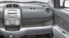 Subaru Justy - widok ogólny wnętrza z przodu
