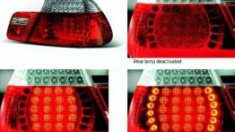 BMW Seria 3 Cabrio - lewy tylny reflektor - włączony