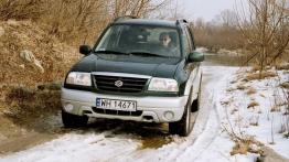 Suzuki Grand Vitara 2.0 - widok z przodu
