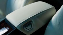 Volvo V70 - podłokietnik przedni