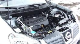 Nissan Qashqai - maska otwarta