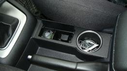 Ford Mondeo - galeria redakcyjna - tunel środkowy między fotelami