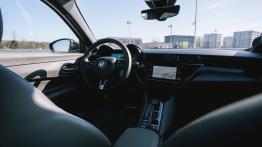 Alfa Romeo Junior Ibrida Q4 - kokpit