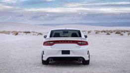 Dodge Charger SRT Hellcat (2015) - widok z tyłu