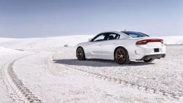 Dodge Charger SRT Hellcat (2015) - widok z tyłu