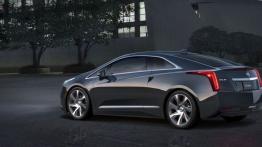 Cadillac ELR - tył - reflektory włączone