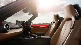 Mazda MX-5 IV (2015) - widok ogólny wnętrza z przodu