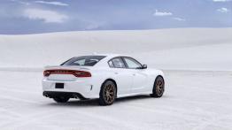 Dodge Charger SRT Hellcat (2015) - widok z tyłu