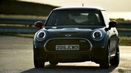 Mini John Cooper Works 2015 - widok z przodu
