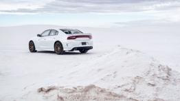 Dodge Charger SRT Hellcat (2015) - widok z tyłu