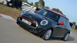 Mini John Cooper Works 2015 - widok z przodu
