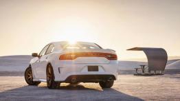 Dodge Charger SRT Hellcat (2015) - widok z tyłu