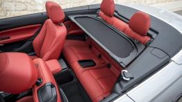 BMW 228i Cabrio (2015) - wersja amerykańska - windshot złożony