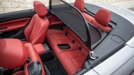 BMW 228i Cabrio (2015) - wersja amerykańska - windshot rozłożony