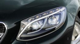 Mercedes klasy S Coupe (2014) - lewy przedni reflektor - włączony