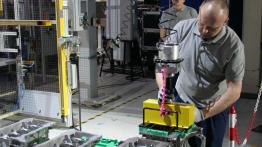 Kolejne życie fabryki silników w Tychach. Dziś ruszyła produkcja silnika Turbo PureTech Grupy PSA