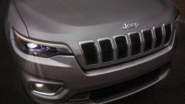 Odświeżony Jeep Cherokee z nowym silnikiem