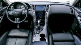 Infiniti Q50 S Hybrid – nie zdążyło się znudzić, a już przeszło facelifting