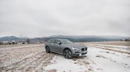 Volvo V90 Cross Country - w hołdzie starszemu rodzeństwu 