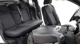 Ford B-MAX - niewielki rodzinny spryciarz