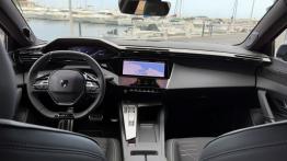 Pierwsza jazda: Peugeot 408 po liftingu stracił kły, za to zyskał błyskotki. Czy to wystarczy na starcie z Octavią?