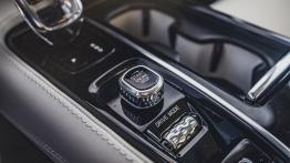 Volvo S90 2.0 T8 Twin Engine 391 KM - galeria redakcyjna - widok ogólny wn?trza z przodu
