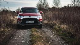 Mitsubishi Outlander 2.0 4WD CVT - galeria redakcyjna - widok z przodu