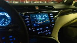 Toyota Camry 2.5 Hybrid Dynamic Force 218 KM- galeria redakcyjna - widok ogólny wnętrza z przodu